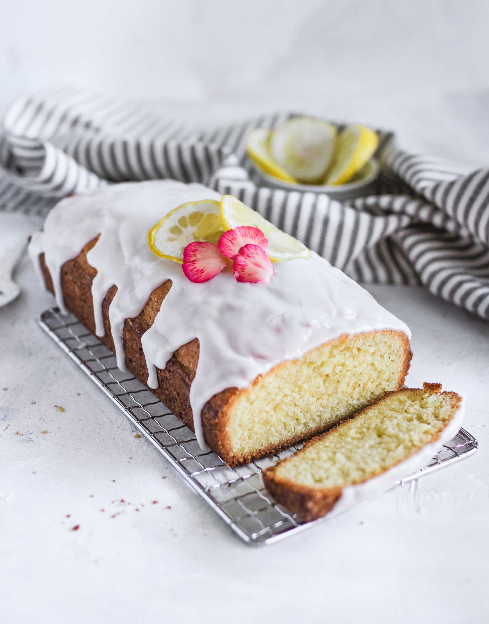 Glazed Lemon Drizzle Cake glazed-cake-with-lemon
